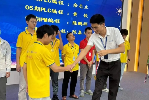 真实学员案例:深耕十年！青华学子凭技术月入3W+