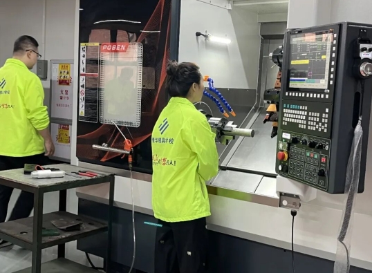 为什么越来越多CNC操机人员开始转向数控编程？
