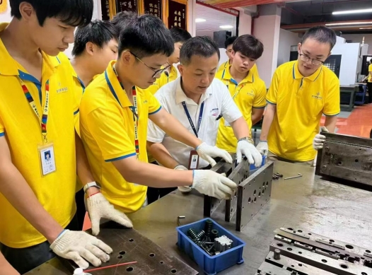 真机拆装实训｜学五金模具设计，拒绝纸上谈兵