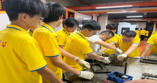 拒绝纸上谈兵｜五金模具设计班实操拆装现场