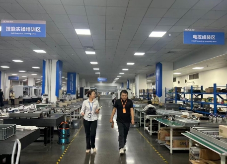 企业真正长期托付的，是技术过硬、品行靠谱的模具人才