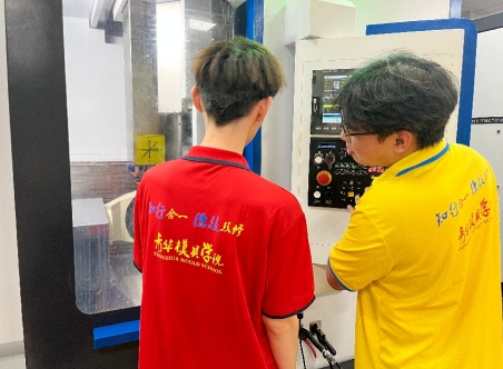 试工一次通过！产品编程毕业拿 9K + 包吃住，才是技术岗最实在的样子