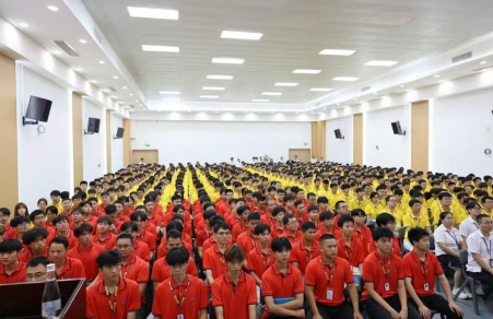 上岗只是及格线：学模具，为什么我们更看重持续成长力？