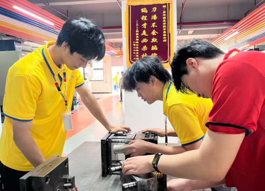 微光汇聚，聚力前行｜学员顺利上岸，暖心为同窗推荐就业机会